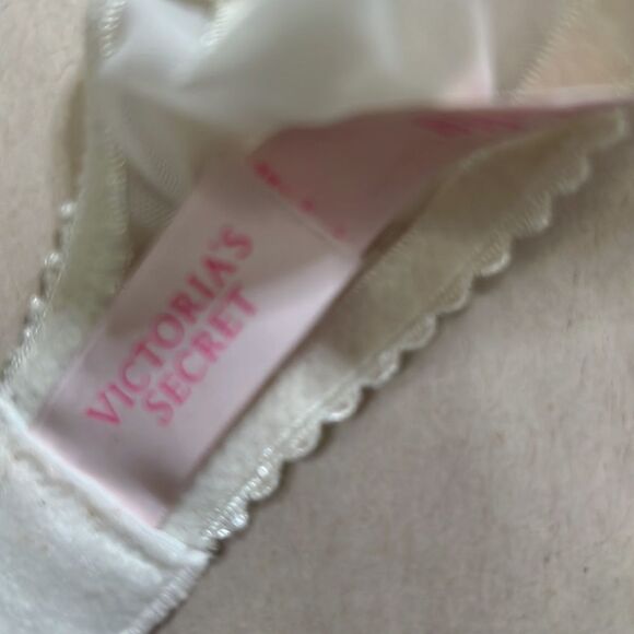 VICTORIA SECRET LACE DREAM ANGELS PUSH UP BRA - Picture 4 of 4